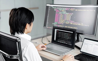 开原 api php源码,下载的php源码怎么运行呢？